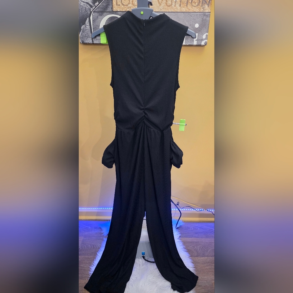 Elegant Black Sleeveless Jumpsuit